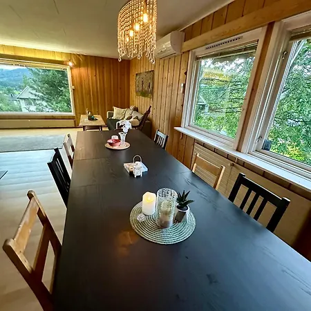 Appartement Trivelig Med Gratis Parkering Pa Stedet