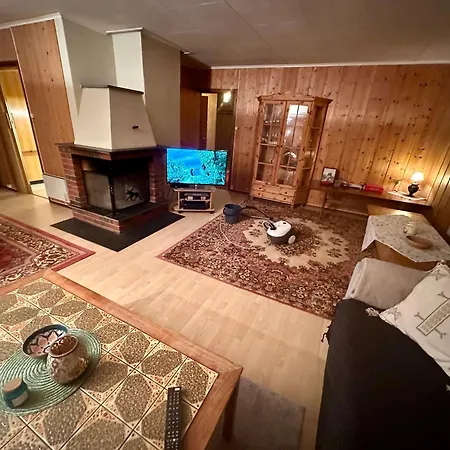 Appartement Trivelig Med Gratis Parkering Pa Stedet Forset