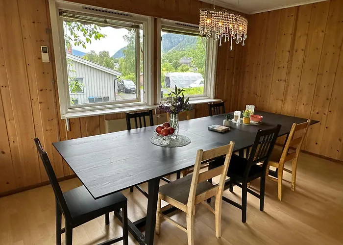 Trivelig Med Gratis Parkering Pa Stedet Lägenhet